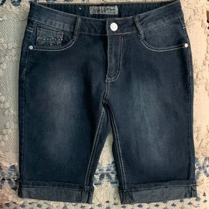 Miss Bottom Jean Shorts Women’s Size 6